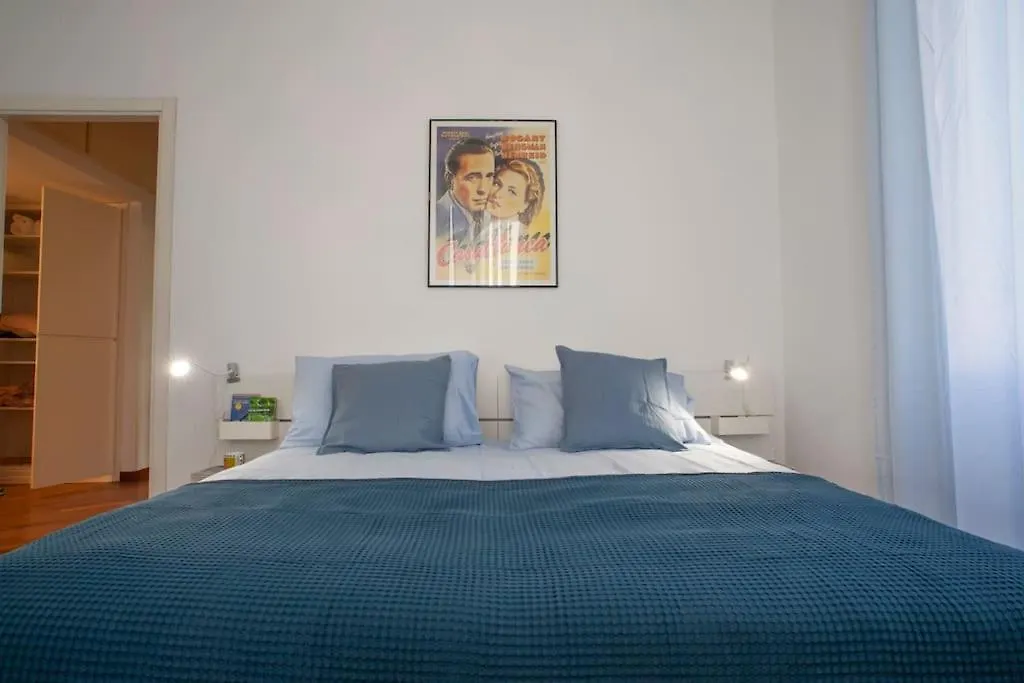 Bright And Comfy In A Beautiful Contemporary Home Milánó
