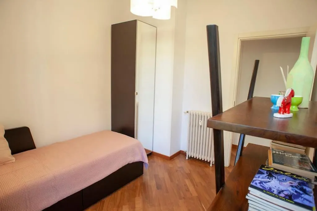 Bright And Comfy In A Beautiful Contemporary Home Milánó Apartman