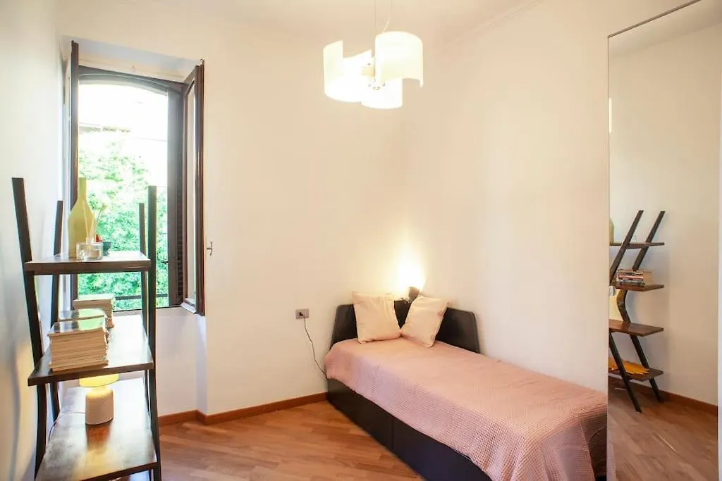 Bright And Comfy In A Beautiful Contemporary Home Milánó Olaszország
