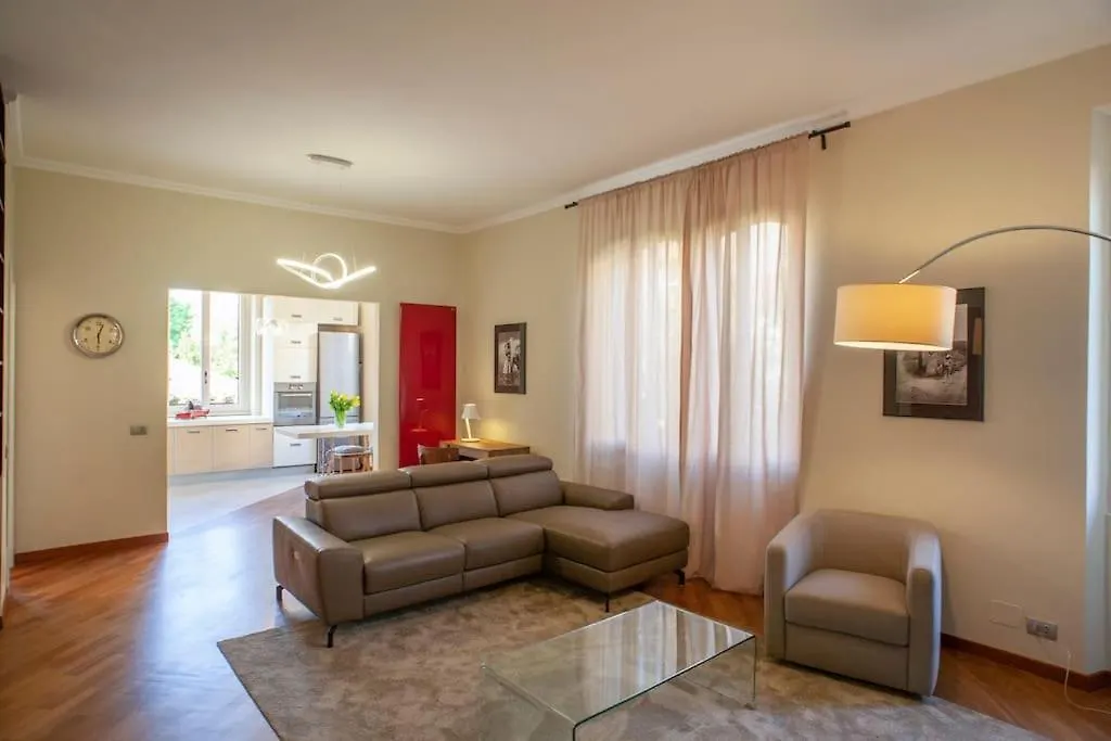 Bright And Comfy In A Beautiful Contemporary Home Milánó Apartman