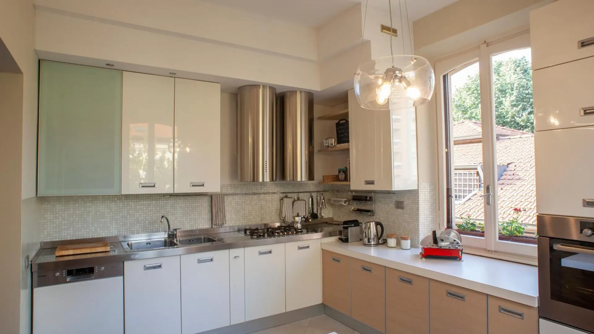 Bright And Comfy In A Beautiful Contemporary Home Milánó Olaszország