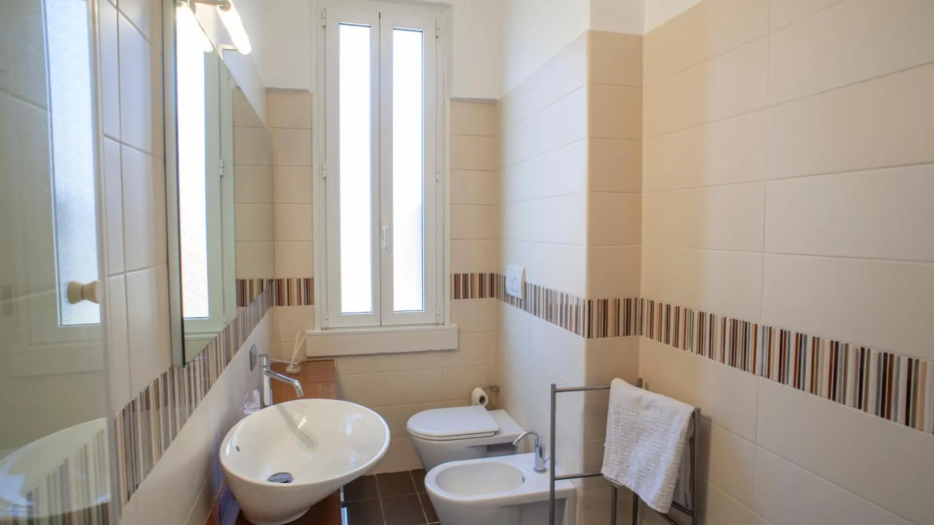 Apartman Bright And Comfy In A Beautiful Contemporary Home Milánó Olaszország