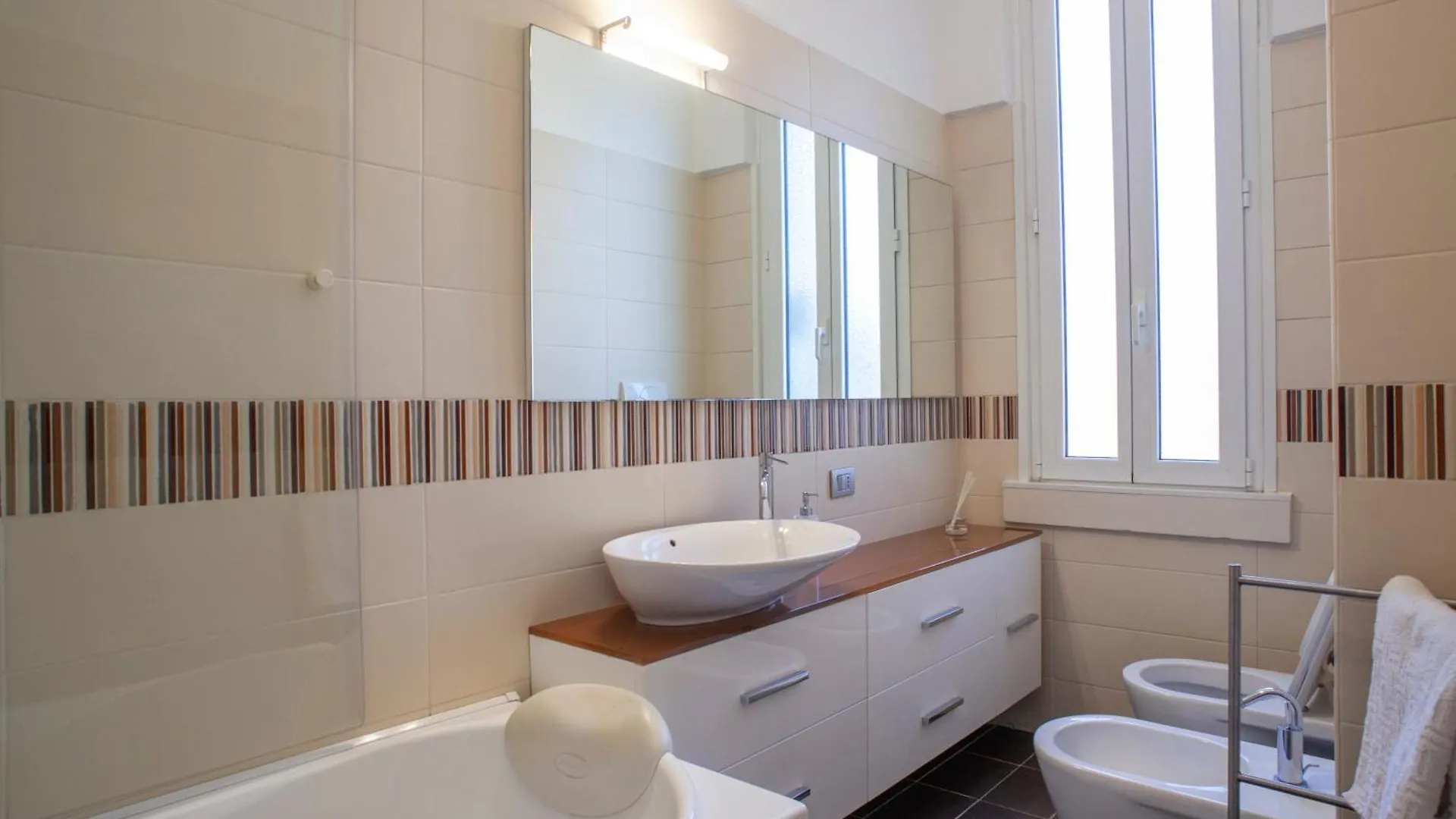 Apartman Bright And Comfy In A Beautiful Contemporary Home Milánó