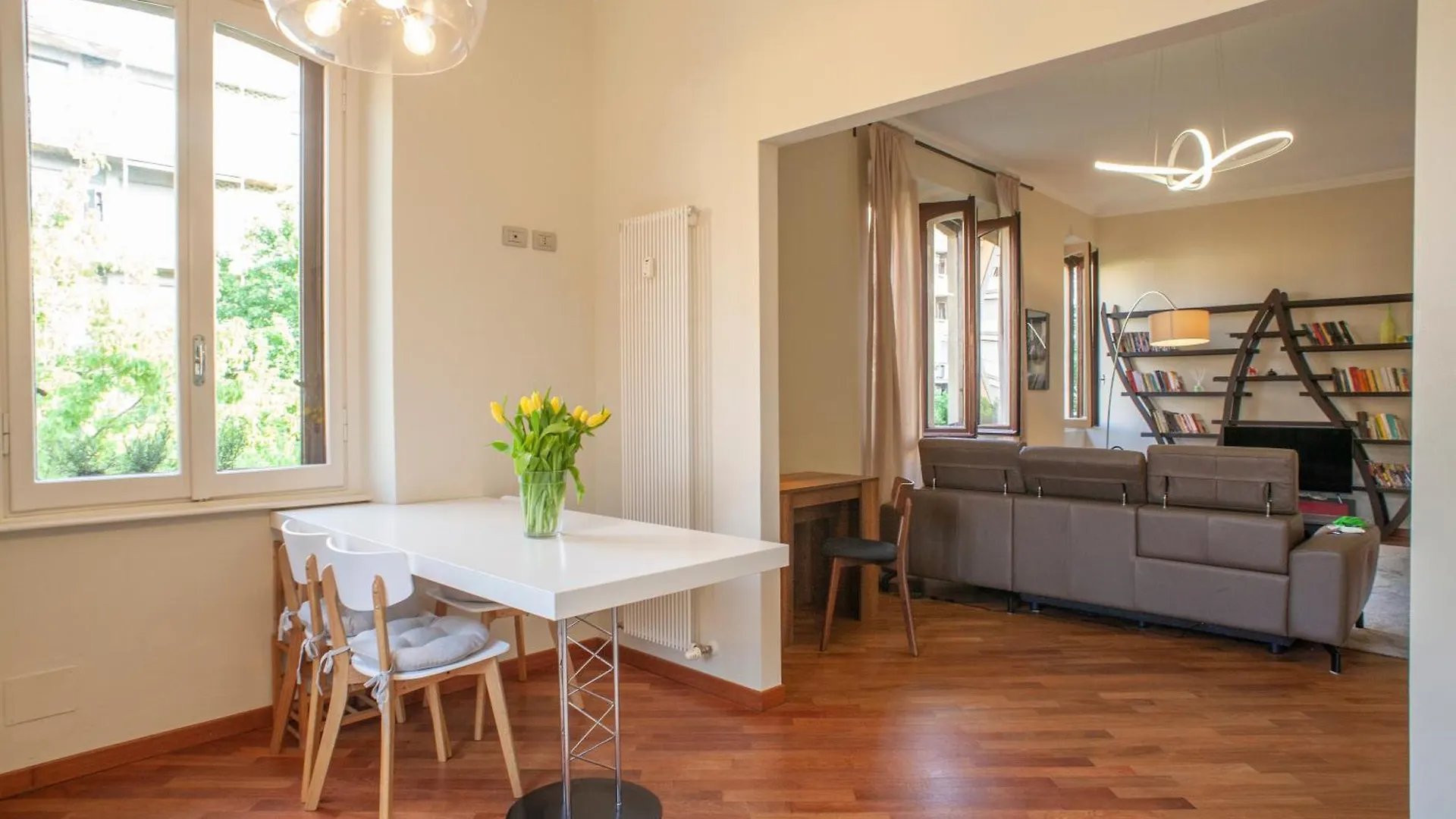 Bright And Comfy In A Beautiful Contemporary Home Milánó Olaszország